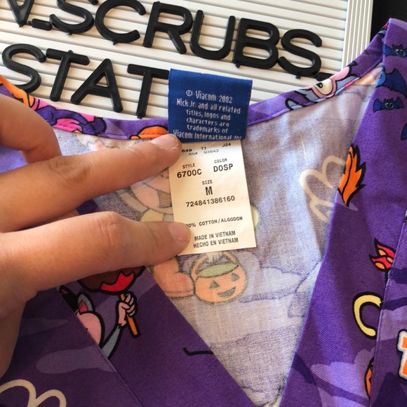 Scrub top 🎃Dora Trick-or-Treat👻 - Picture 5 of 8